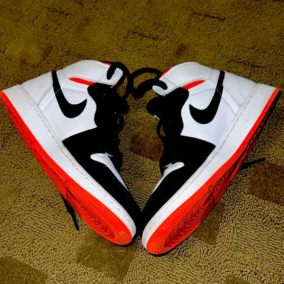 Nike Shoes - Nike Air Jordan 5.5Y(fits 61/2W)